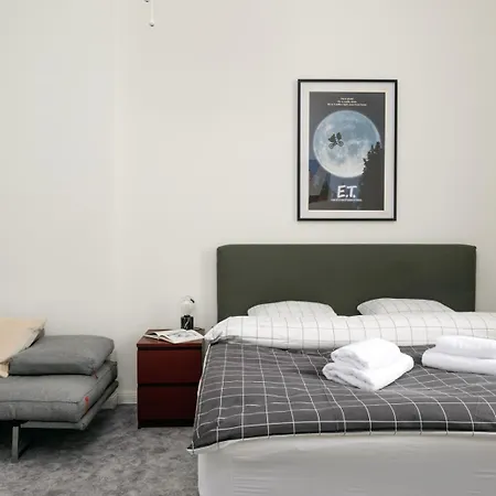 Comfortable And Cosy A Few Steps From Dancing House And Naplavka Dance