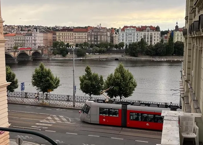Comfortable And Cosy A Few Steps From Dancing House And Naplavka Dance *