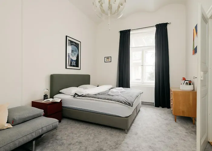 Comfortable And Cosy A Few Steps From Dancing House And Naplavka Dance