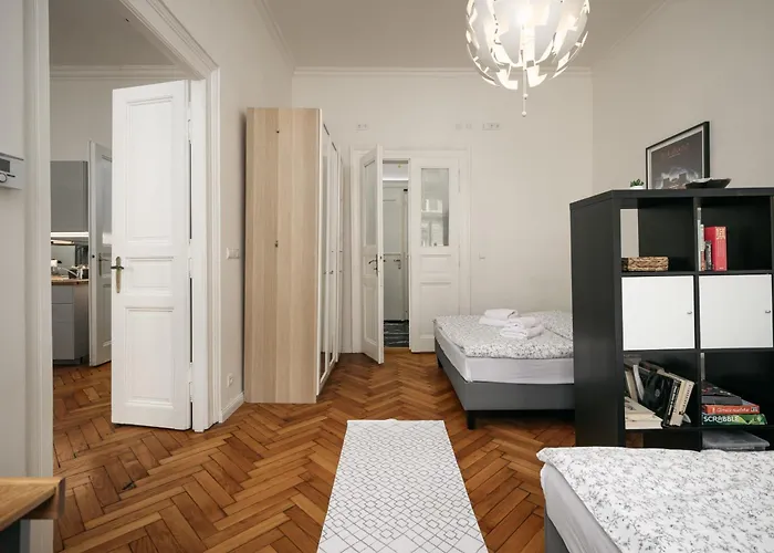 Comfortable And Cosy A Few Steps From Dancing House And Naplavka Dance Prag