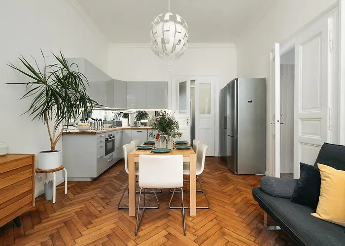 Comfortable And Cosy A Few Steps From Dancing House And Naplavka Dance