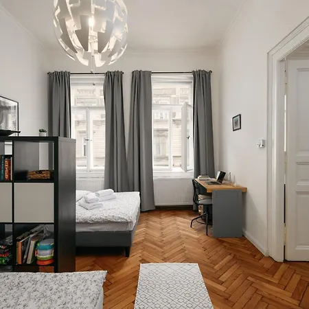 Comfortable And Cosy A Few Steps From Dancing House And Naplavka Dance * Prag