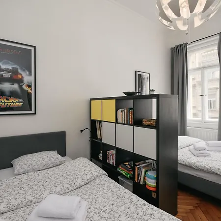 Daire Comfortable And Cosy A Few Steps From Dancing House And Naplavka Dance *