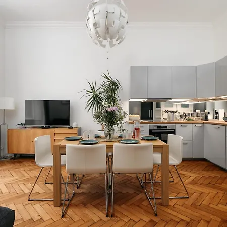 Comfortable And Cosy A Few Steps From Dancing House And Naplavka Dance Апартаменты *