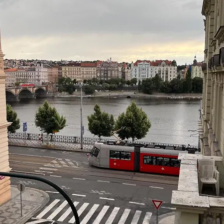Comfortable And Cosy A Few Steps From Dancing House And Naplavka Dance *