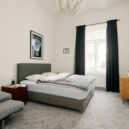 Comfortable And Cosy A Few Steps From Dancing House And Naplavka Dance